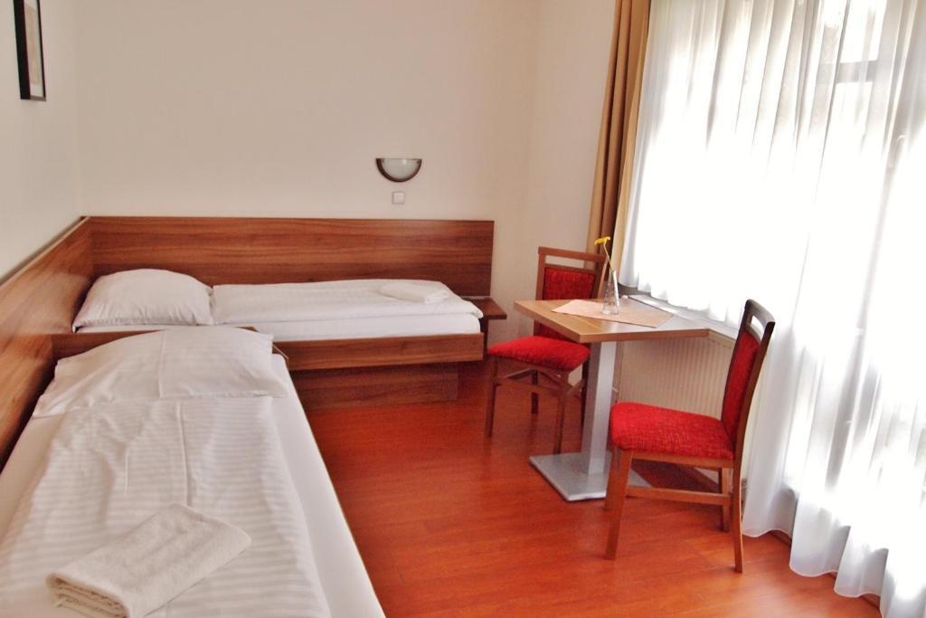 Hotel Faust Дечин Екстер'єр фото