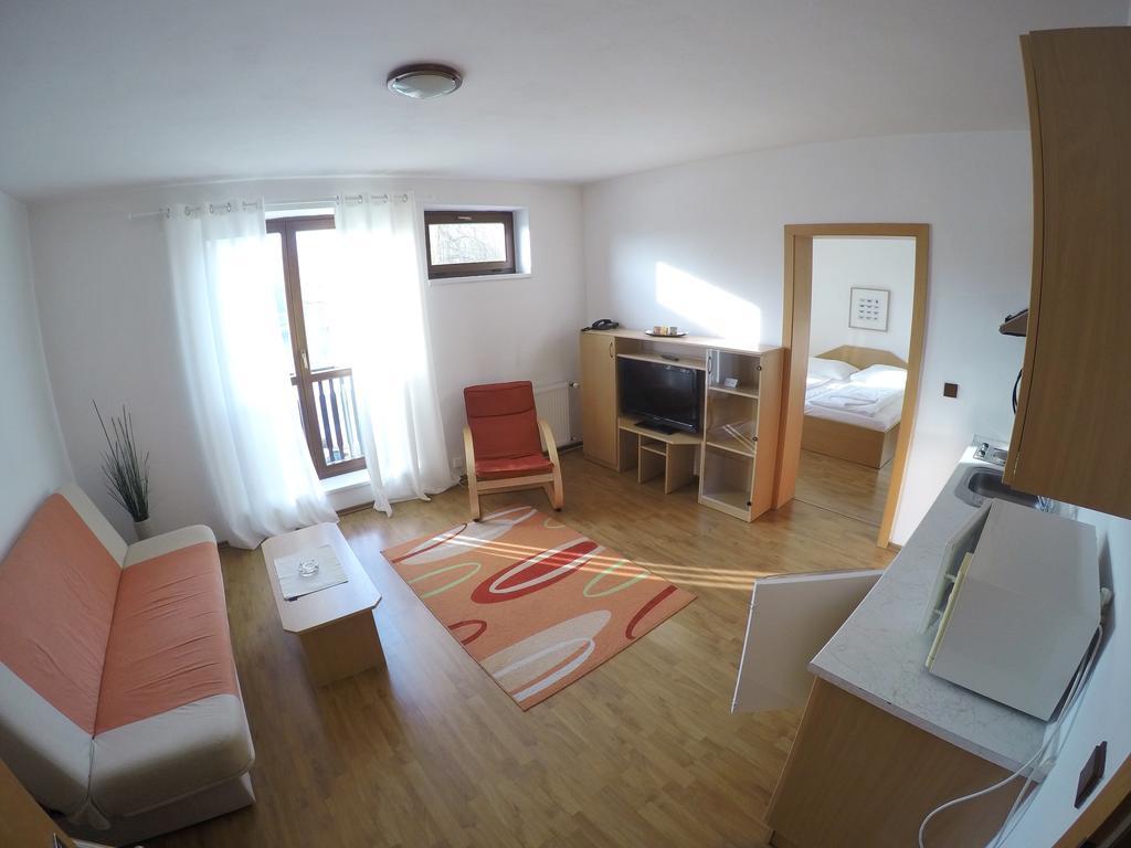 Hotel Faust Дечин Екстер'єр фото