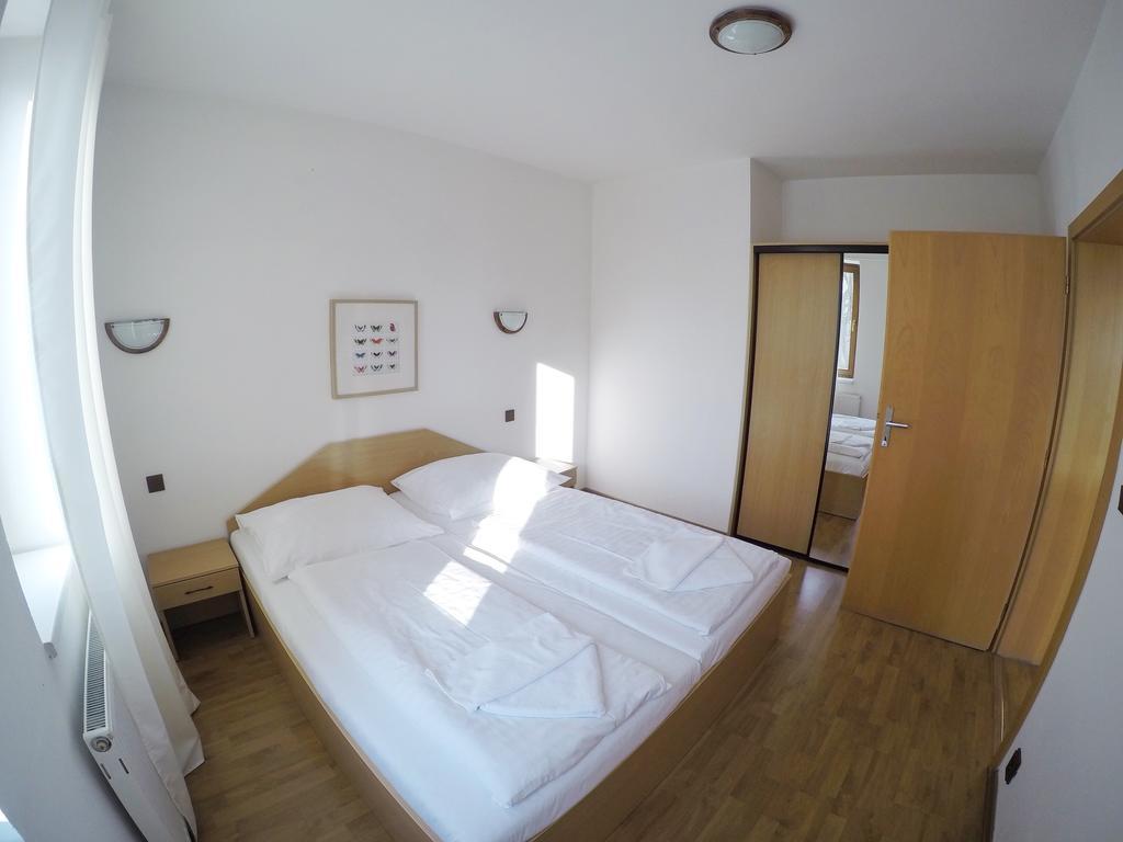 Hotel Faust Дечин Екстер'єр фото