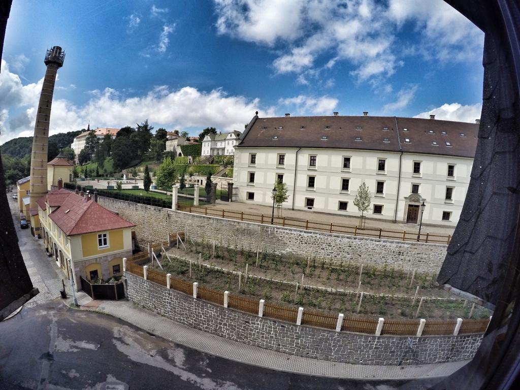 Hotel Faust Дечин Екстер'єр фото