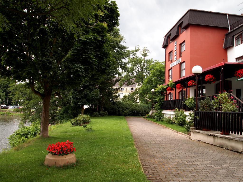 Hotel Faust Дечин Екстер'єр фото